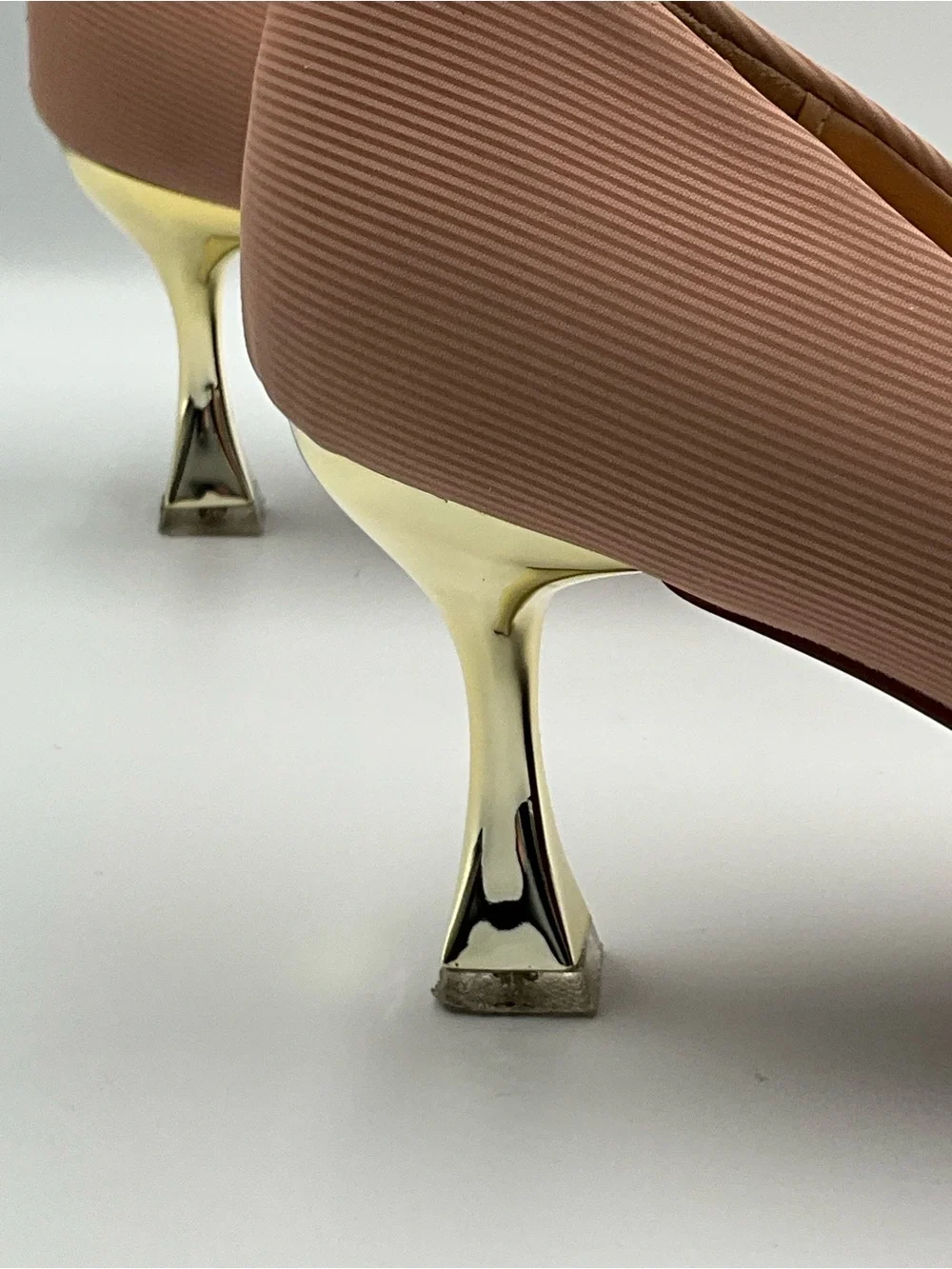 Venus Celia Pumps Size 10.5 (41) Dusty Rose with Sculpted Gold Heel